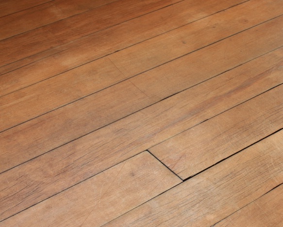 Drewniana podłoga w łazience – czy warto?